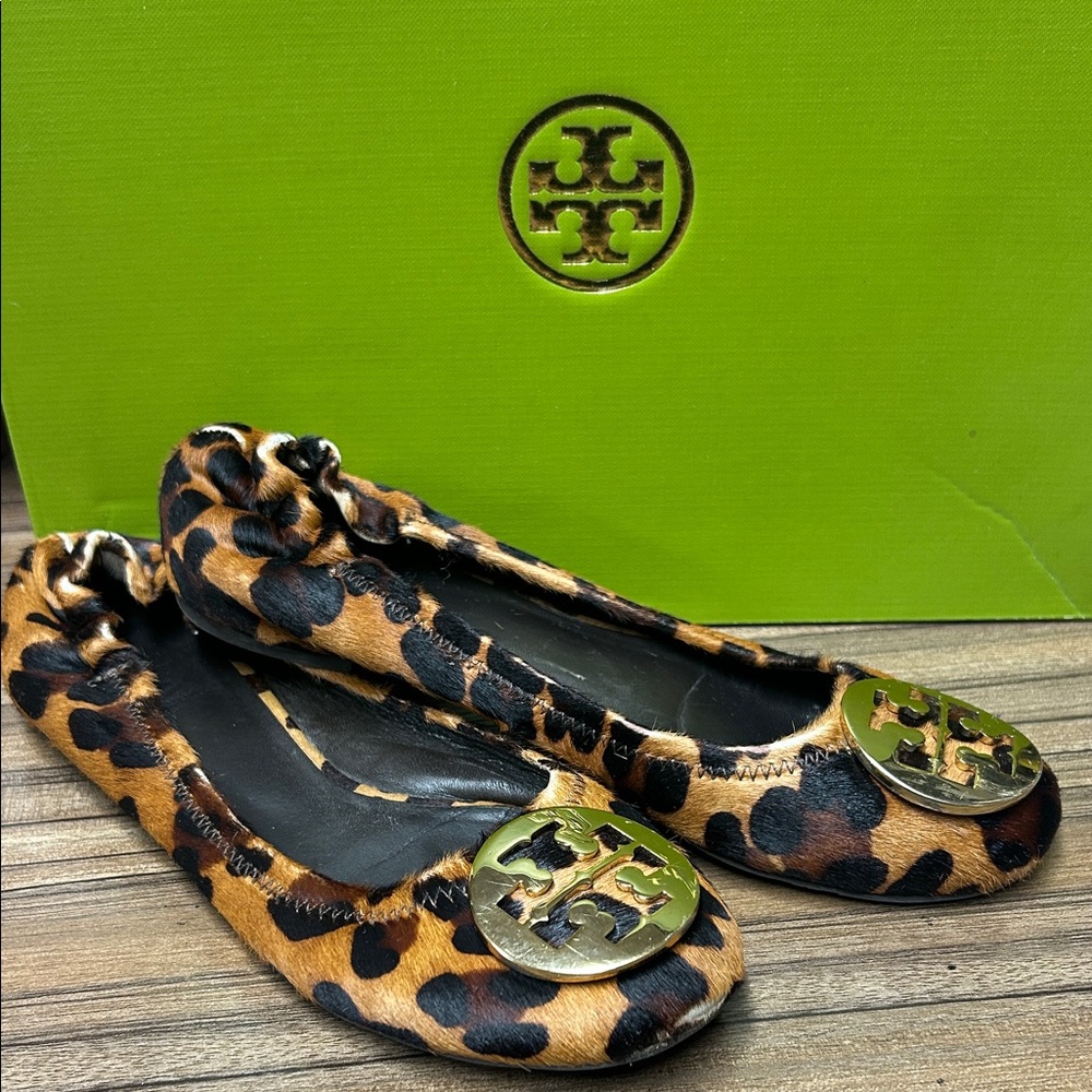 Tory Burch Leopard print Flats with Gold Accents
